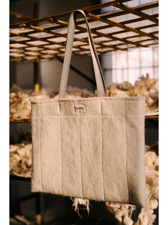 Bolso flat . Fieltro de lana. Lana de Mallorca. Hecho en Mallorca. Artesanía local. Pieza única